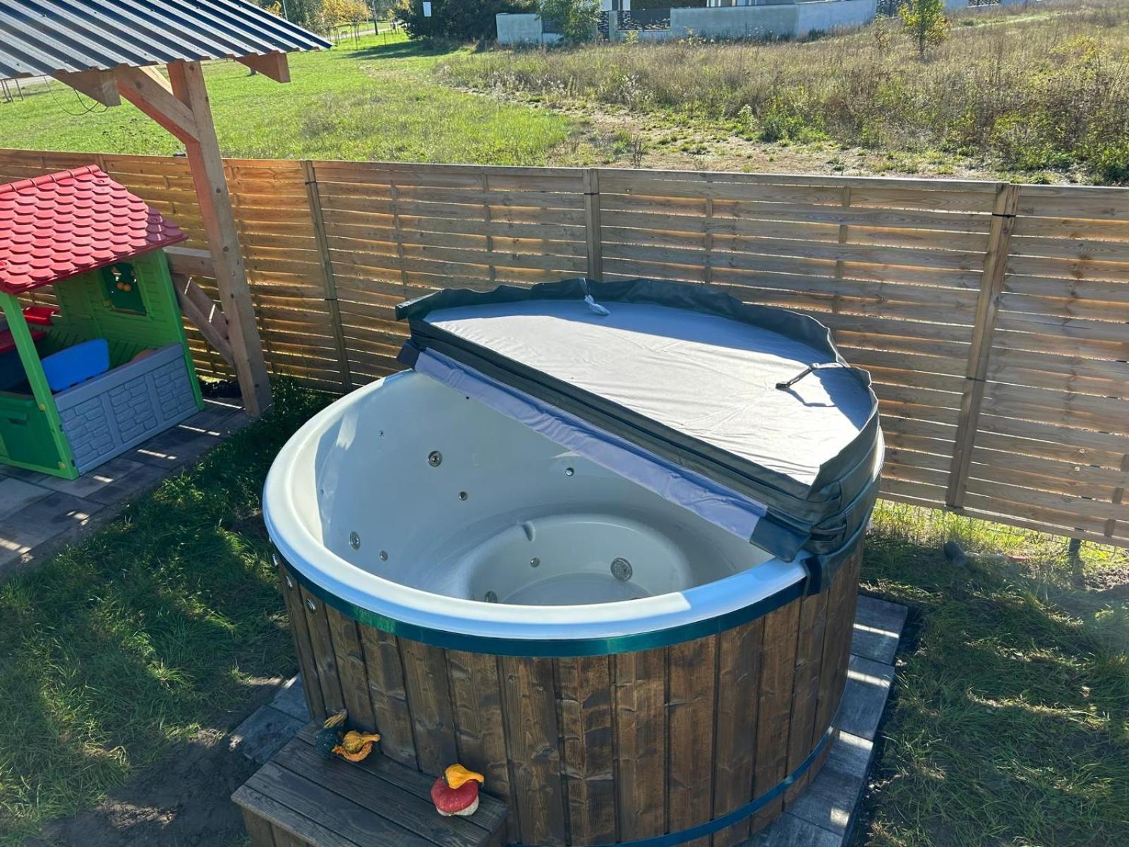 Dwa Wymiary - Caloroczny Z Jacuzzi Podgrzewane 40 Stopni Caloroczne I Basenem Podgrzewanym W Okresie Wiosna - Lato Morawica (Kielce)